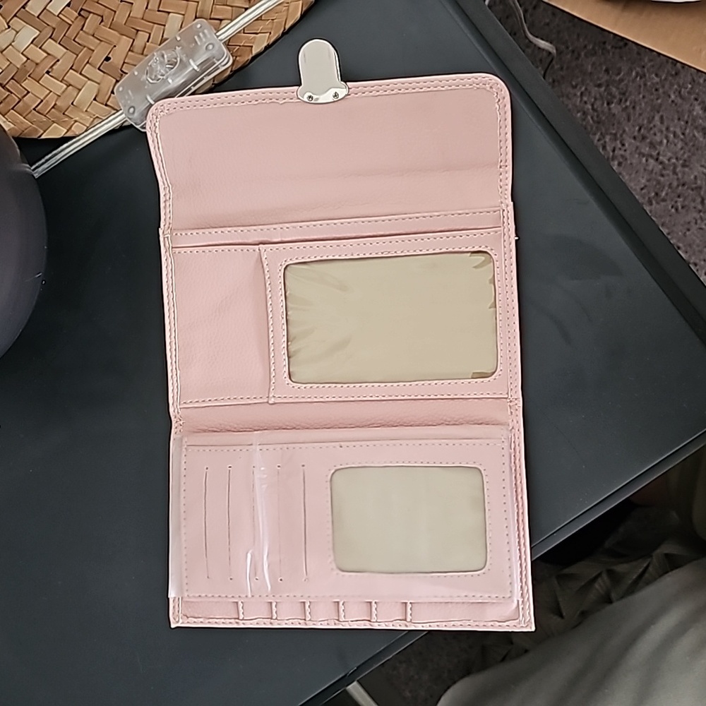 Pink Wallet - Picture 4 of 4